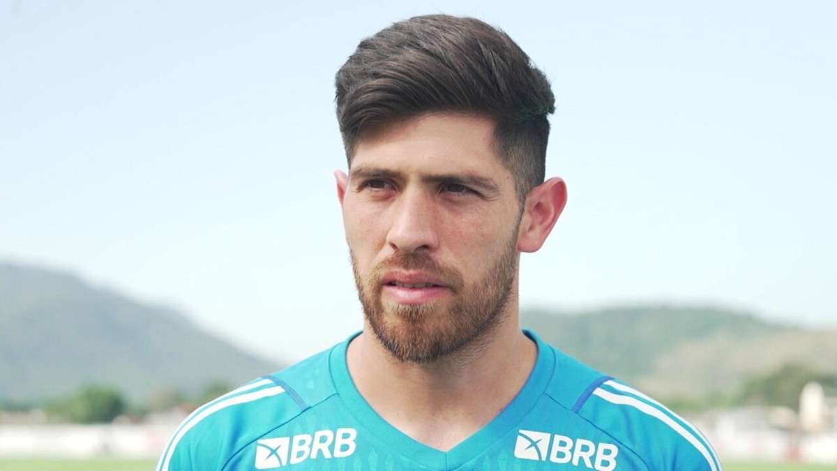 Rossi, do Flamengo, explica ausência em redes sociais e gosto por sertanejo