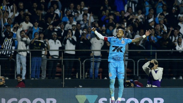 Neymar comemora gol do Santos contra o Juventude