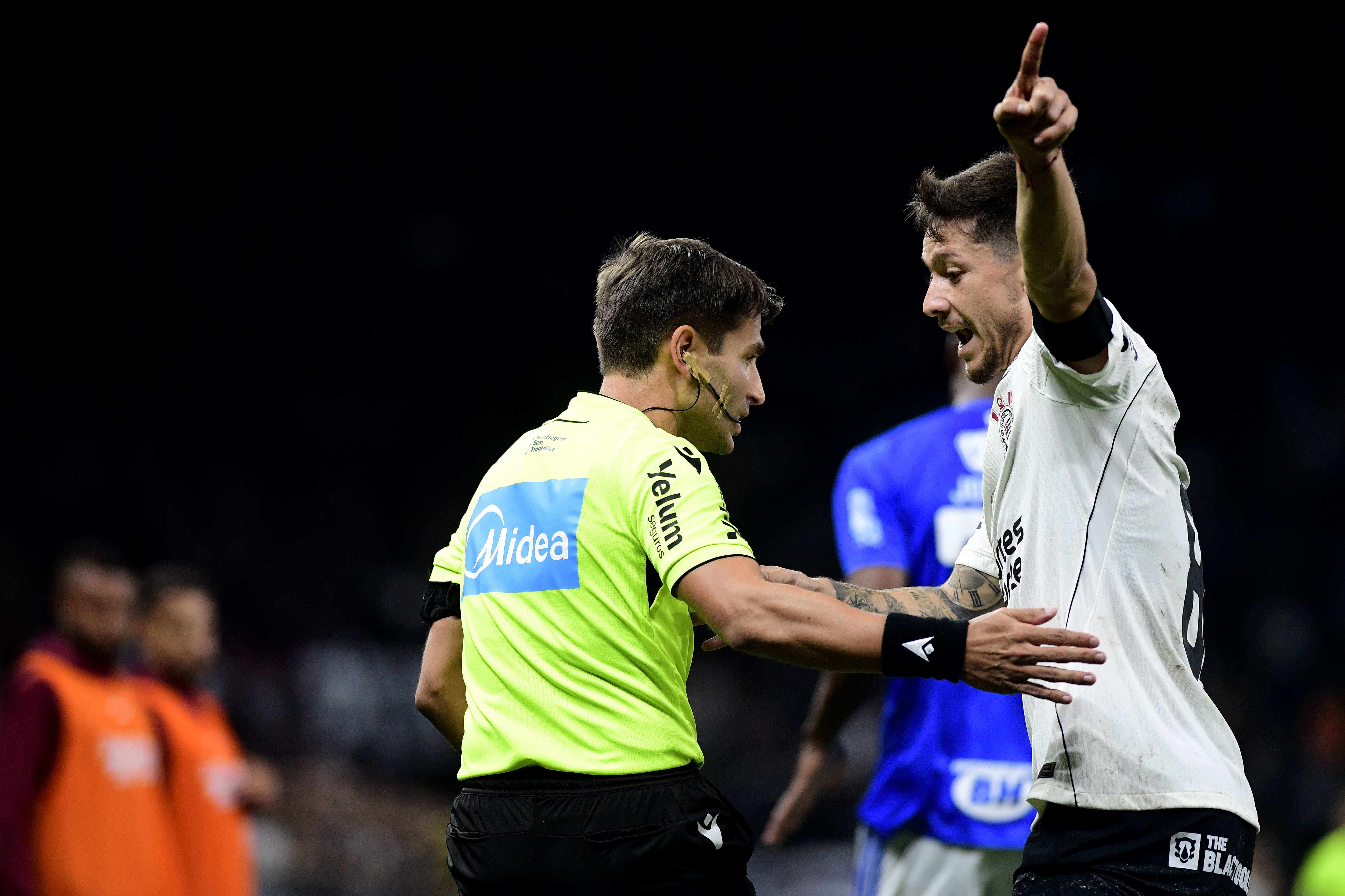 Corinthians Luta no Ataque e Busca Redenção antes da Decisão na Libertadores