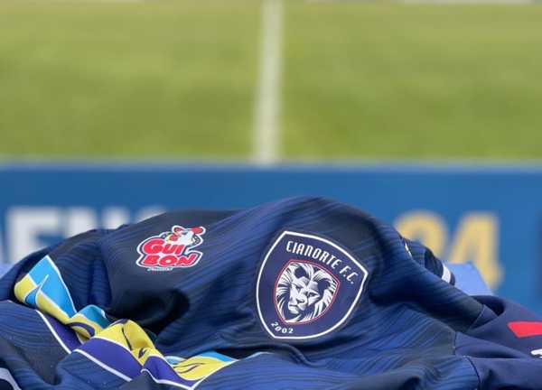 Procon notifica Cianorte x Corinthians por preços abusivos de ingressos para partida.