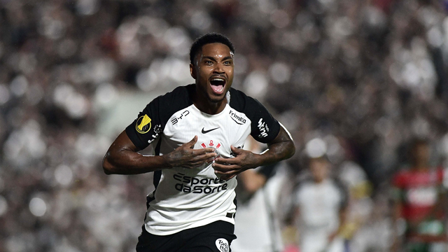 Gol de Vitinho em Portuguesa x Corinthians