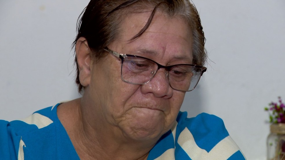 Maria do Carmo chora com vídeo do Cássio — Foto: Reprodução EPTV