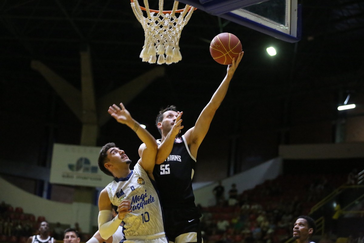 Com virada a partir do terceiro quarto, Corinthians vence Mogi e encerra jejum no NBB