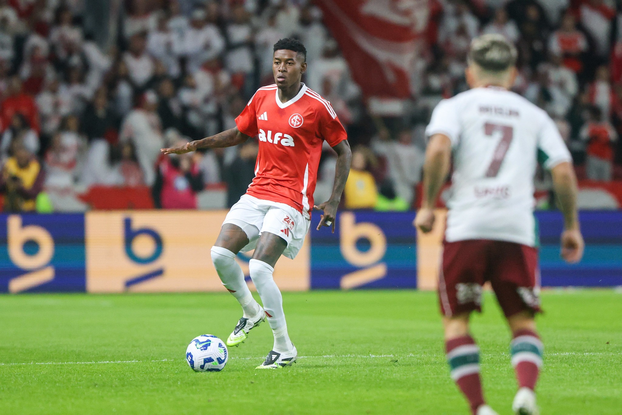 STJD mantém suspensão de Vitão, do Inter