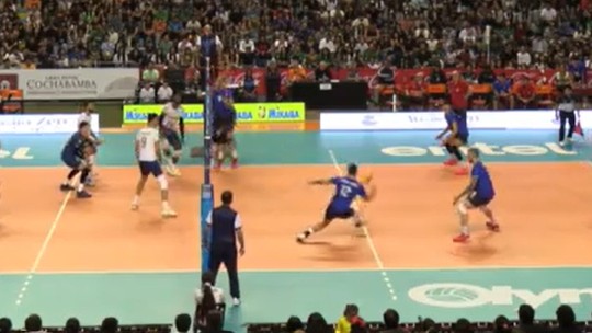 Jogador do Chile salva ponto com pé, mas Brasil vence e vai enfrentar a Argentina na final da Sula