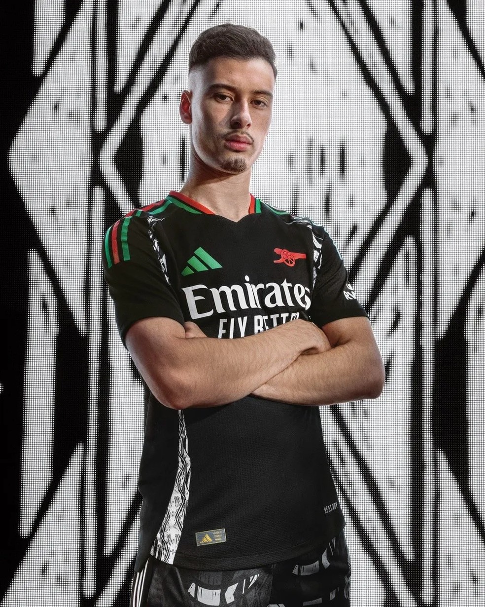 Arsenal lança nova camisa 2 de 2024/25 com homenagem à África; veja |  futebol inglês | ge