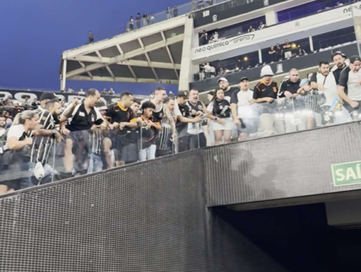 Corinthians é denunciado ao STJD por confusão em ofensas a garoto que ganhou camisa de Neymar