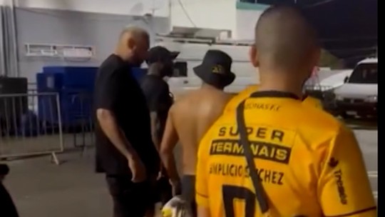 Sassá discute com torcedor após empate do Amazonas com lanterna da Série B; Vídeo - Foto: (Reprodução)