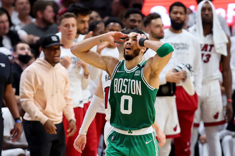 Boston Celtics volta a vencer e se mantém na liderança da leste - GP1