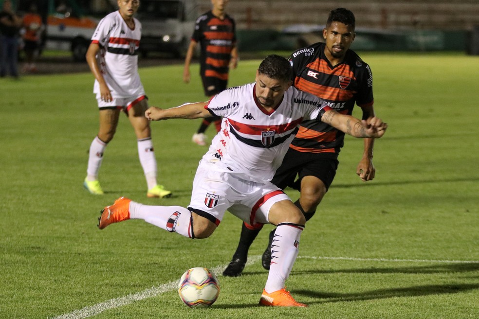 Trio de reforços é apresentado pelo Sport e descreve