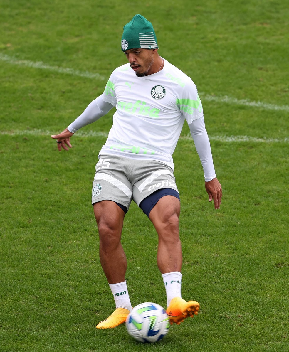 Gabriel Menino em treino do Palmeiras — Foto: Cesar Greco/Palmeiras