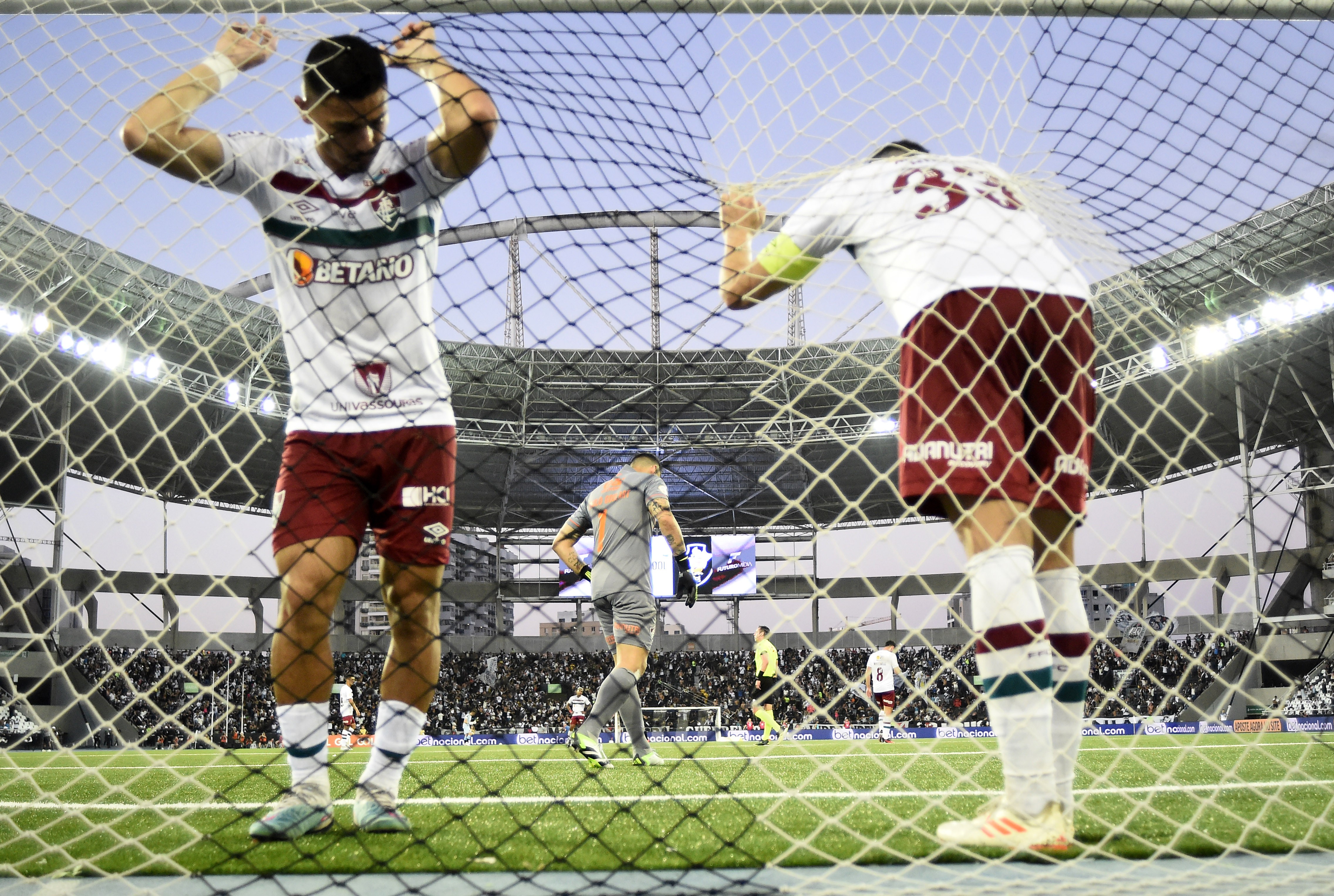 Fluminense vive situação atípica contra rivais e amarga queda de ...