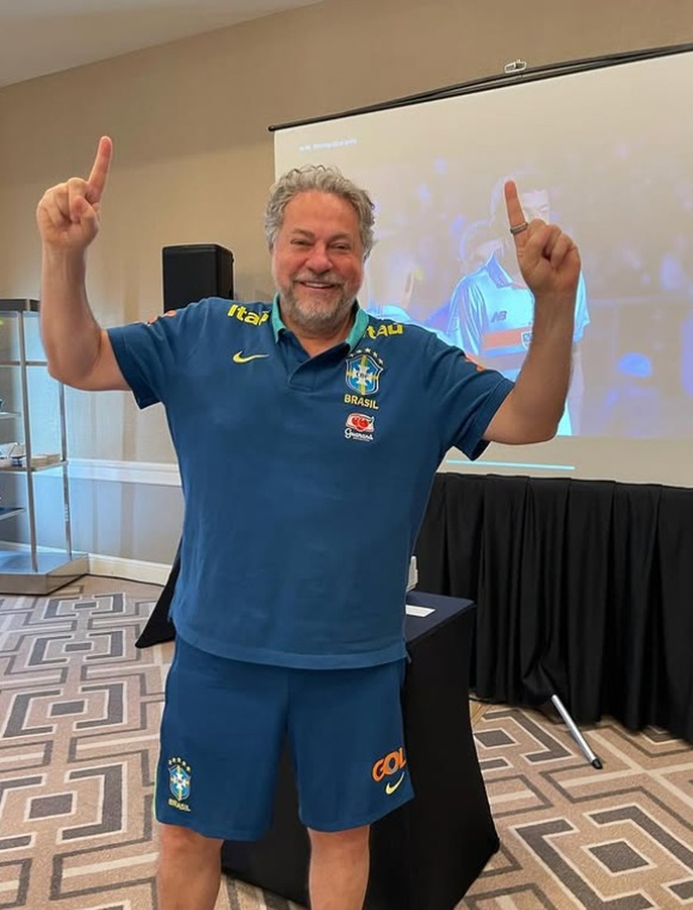 Julio Casares em viagem pela Seleção nos EUA — Foto: Reprodução / Instagram