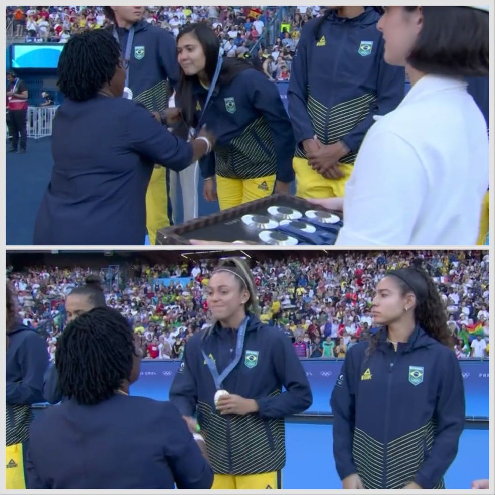 Antônia Silva e Priscila recebem a medalha de prata em Paris — Foto: Reprodução