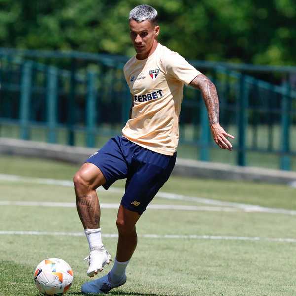 Início da preparação do São Paulo para estreia na Libertadores sem Calleri.
