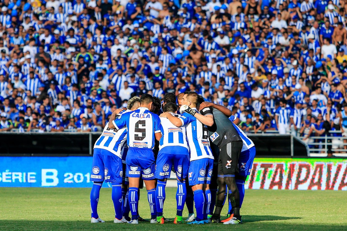 a explosão da torcida após o apito final confirmando mais uma classifi