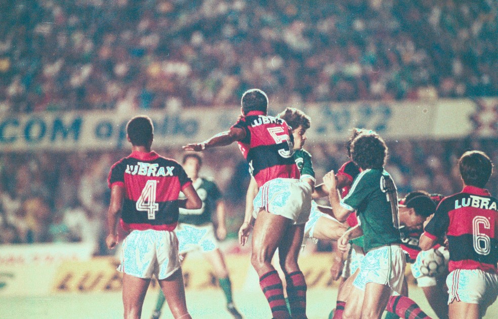 Goiás x Flamengo no Serra Dourada na final da Copa do Brasil de 1990 — Foto: O Popular