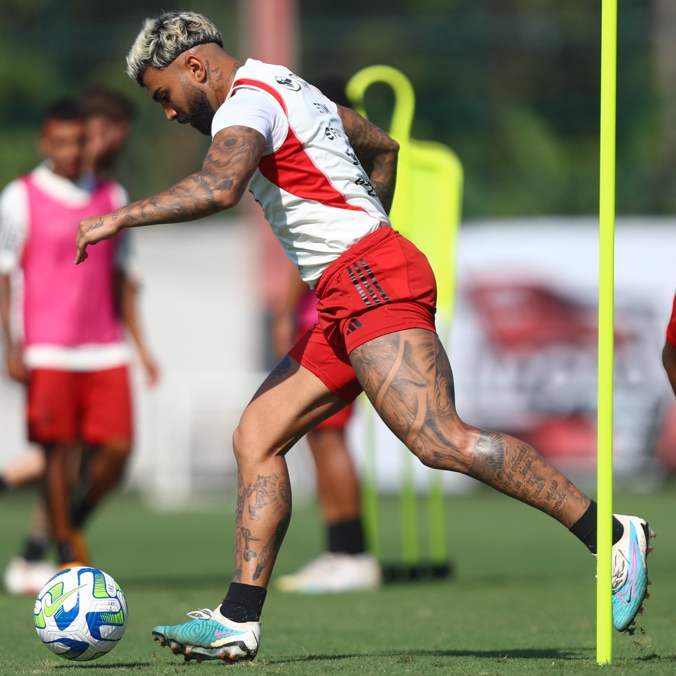 Gabigol em treino na véspera de jogo contra o Athletico-PR, pela Copa do Brasil — Foto: Divulgação: Gilvan de Souza /CRF
