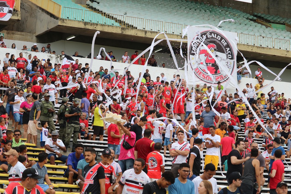 Torcida do River-PI, semifinalista do Campeonato Piauiense,  — Foto: Julio Costa/ge