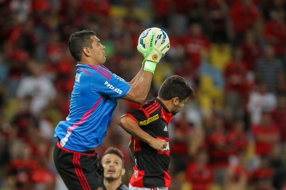 Agora no Bota, Diego Souza revela que se arrependeu de jogar no Flamengo