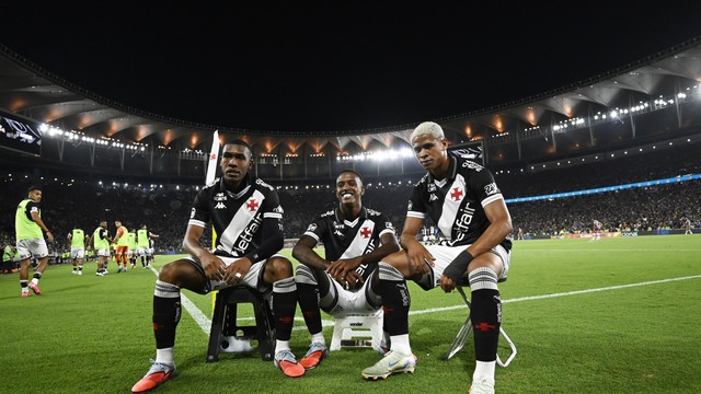 Rayan comemora seu gol contra o Fluminense