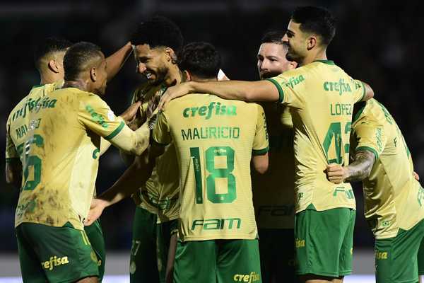 Palmeiras Alivia Pressão e Ganha Força Rumo ao Tri do Brasileirão