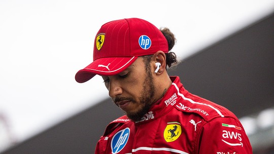 Análise: parceria de Hamilton com a Ferrari decepciona na primeira metade da F1 2025 - Heptacampeão sofreu com uma série de problemas em praticamente todas as 12 etapas até agora e ainda está devendo em parceria com a escuderia italiana