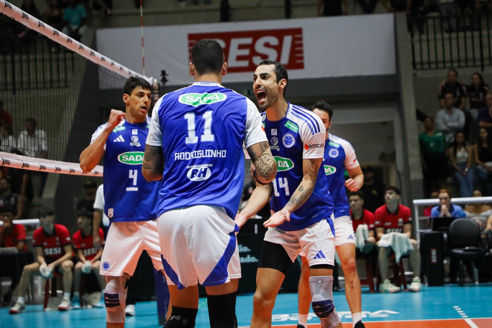 O Cruzeiro venceu o Sesi-Bauru fora de casa pela Superliga — Foto: Felipe Wiira/Sesi-SP