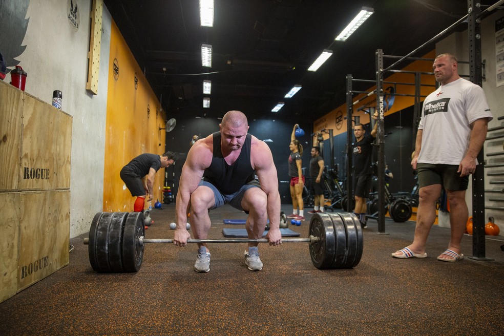 Fraquinho? Pedrinho vira fã de crossfit, ganha massa muscular e força -  14/02/2018 - UOL Esporte