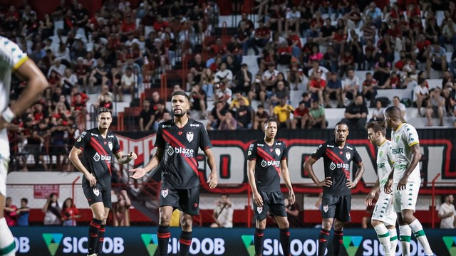 Atlético-GO ficou no 0 a 0 em casa