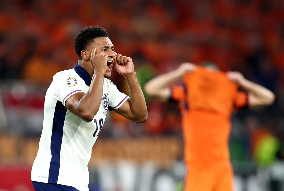 Watkins comemora gol da Inglaterra sobre a Holanda na semifinal da Eurocopa — Foto: Getty Images