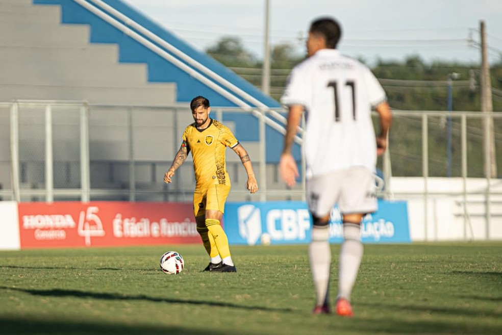&Uacute;ltima partida de Jorge Jim&eacute;nez foi na derrota para o Figueirense &mdash; Foto: Jo&atilde;o Normando/Amazonas FC