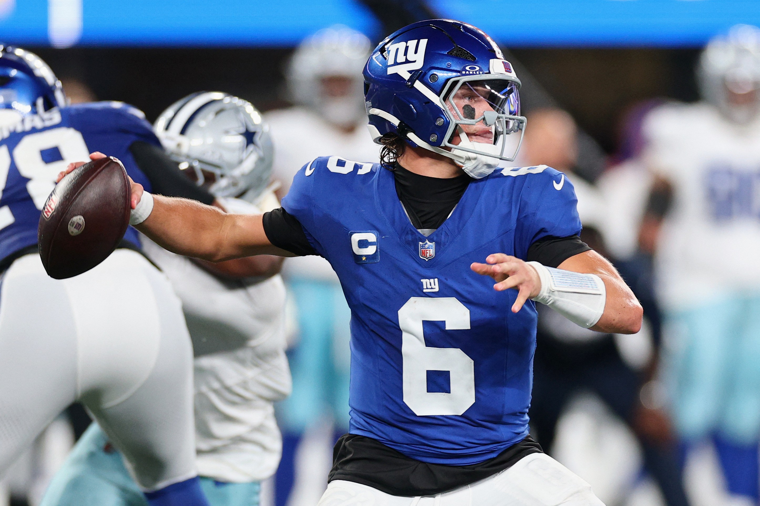 Giants atropelam Cowboys e dão início à era Harbaugh com vitória na NFL