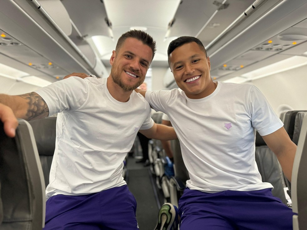 Ramiro e Marlon em viagem do Cruzeiro a Goiânia — Foto: Marco Antônio Ferraz
