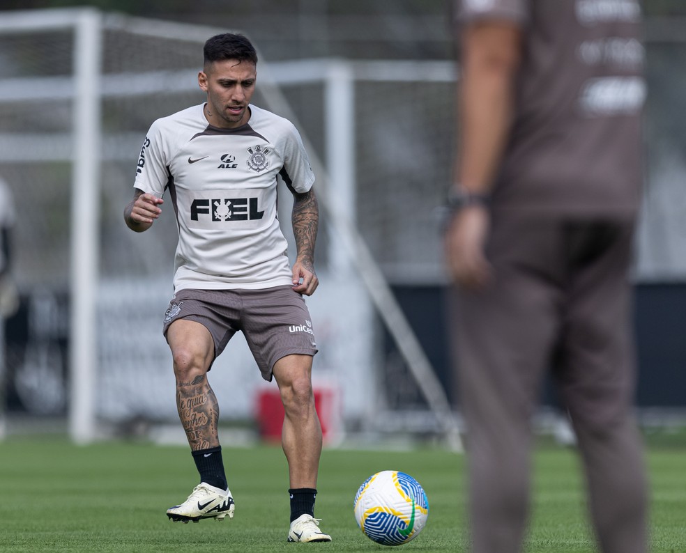 Gustavo Mosquito em treino do Corinthians — Foto: Rodrigo Coca/Agência Corinthians