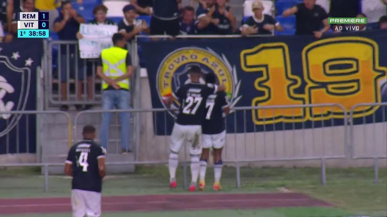 Lucas Arcanjo aceita chute de longe, e Remo abre o placar sobre o Vitória; vídeo