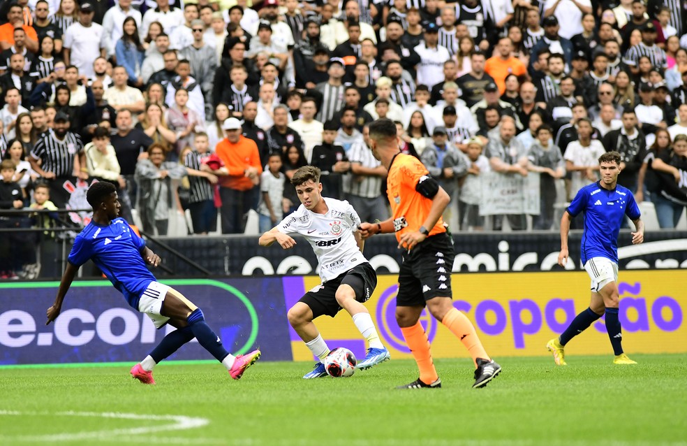 Corinthians e Cruzeiro podem voltar a se enfrentar em final de torneio sub-15 — Foto: Marcos Ribolli