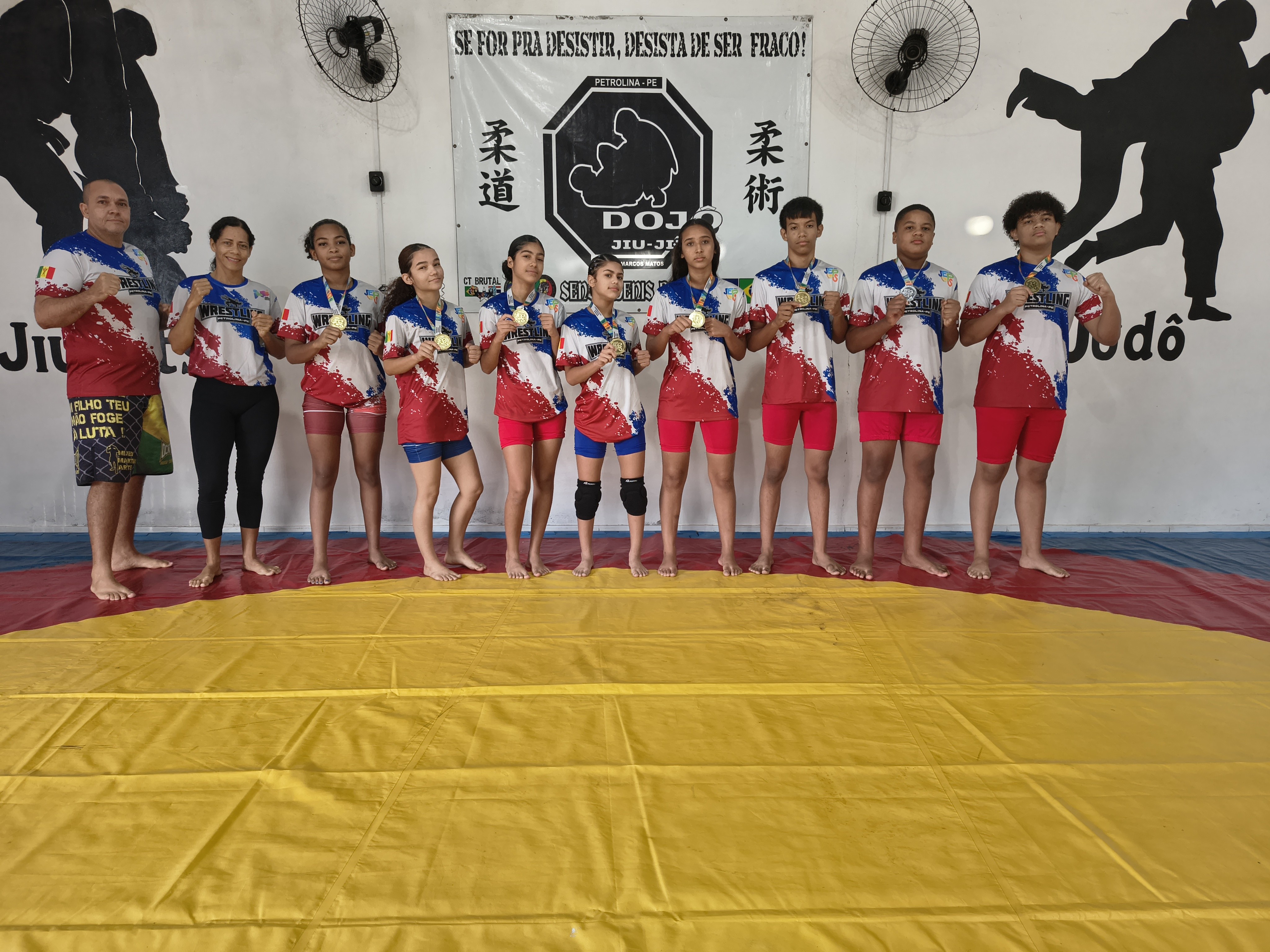 Atletas de Petrolina conquistam 18 medalhas no wrestling em Jogos Escolares