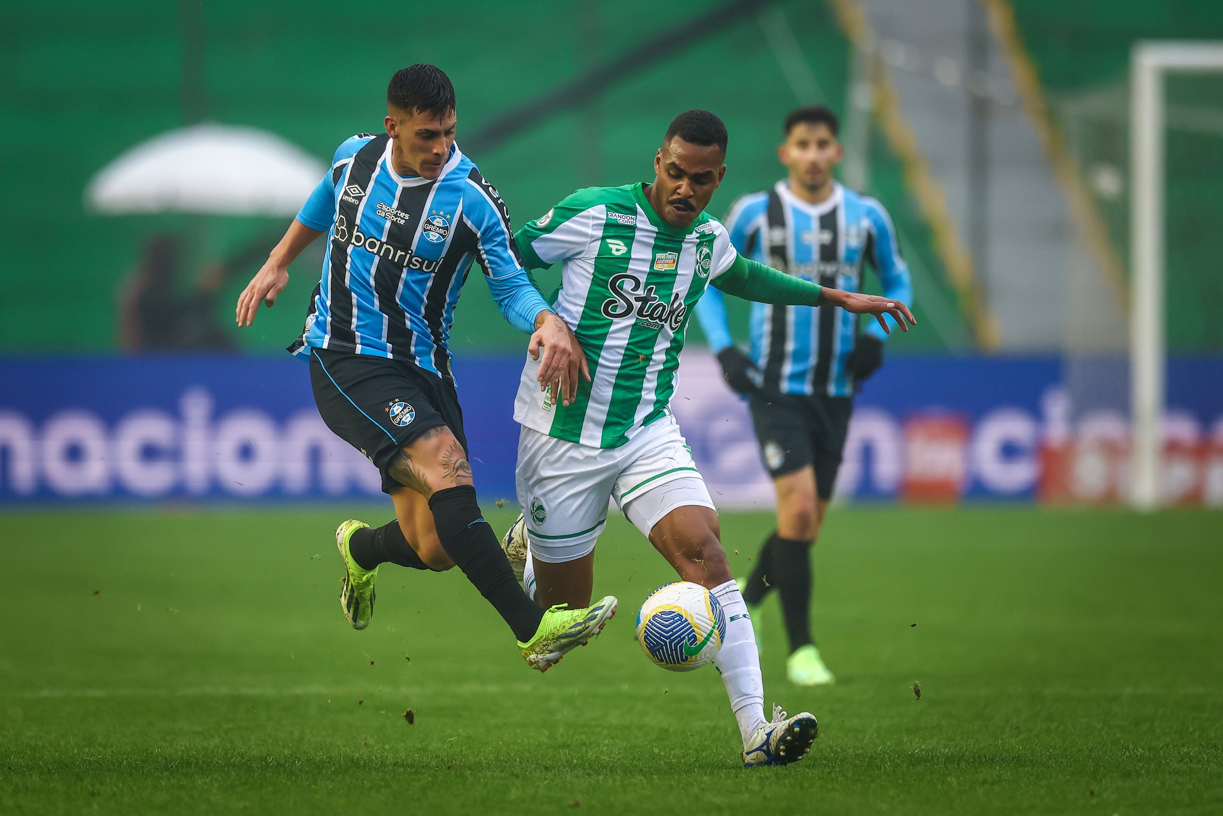 Grêmio avalia contratação de volante Caíque, mas Juventude barra negociação