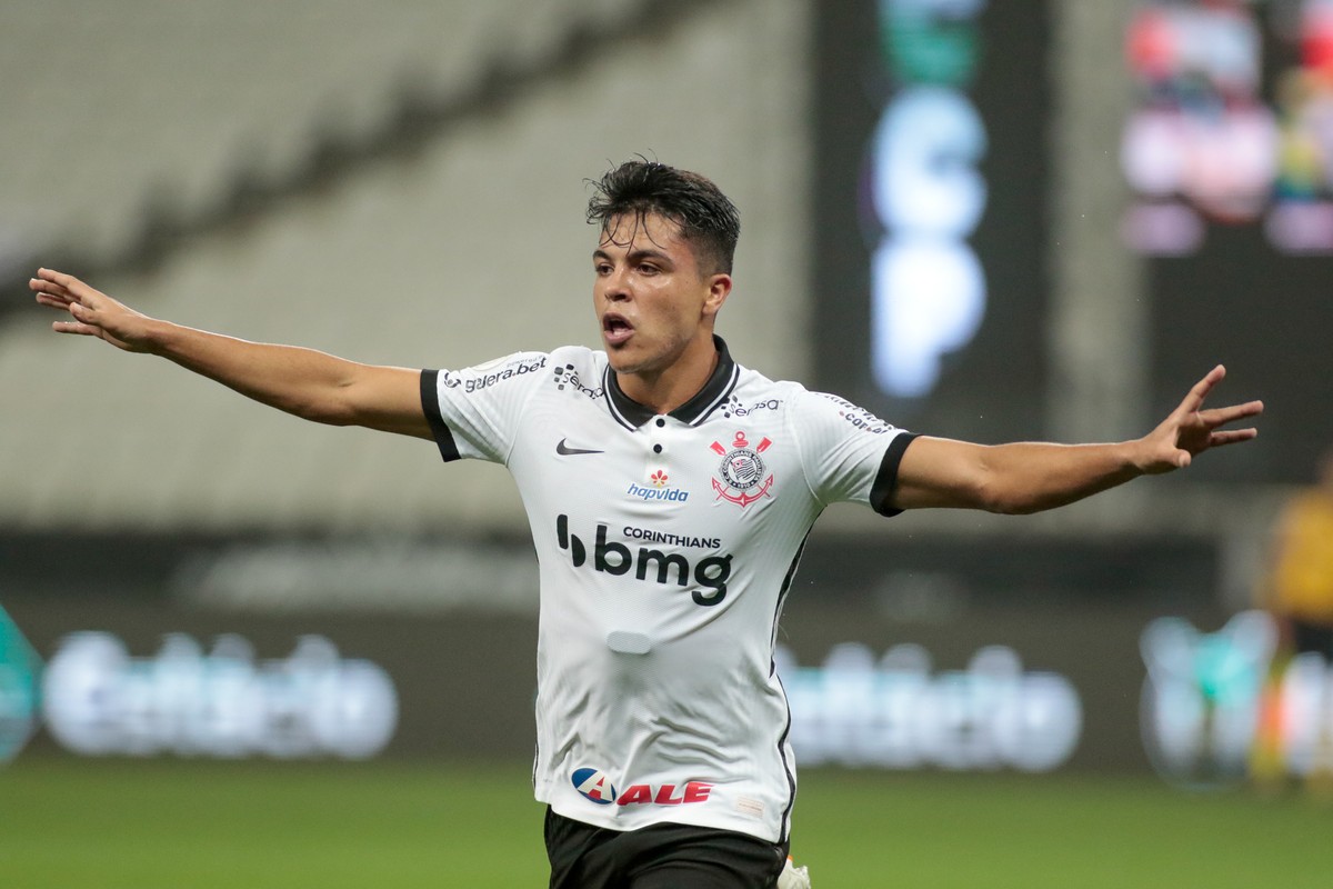 Corinthians recebe indicações de jogadores para compor elenco, mas dá  prioridade para uso da base