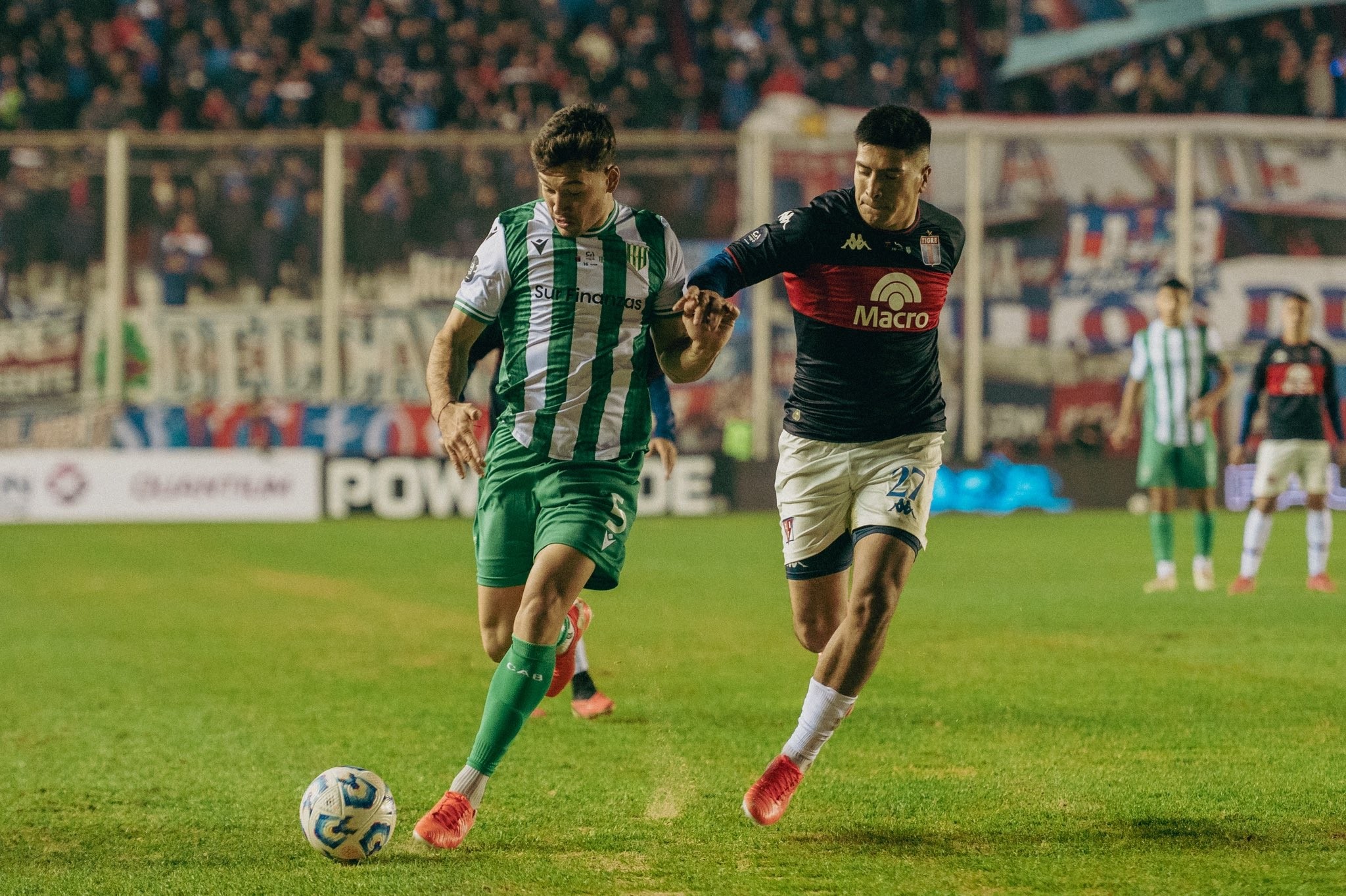 Desafio argentino: equipes enfrentam eliminação e derrota antes de duelo com Cruzeiro.
