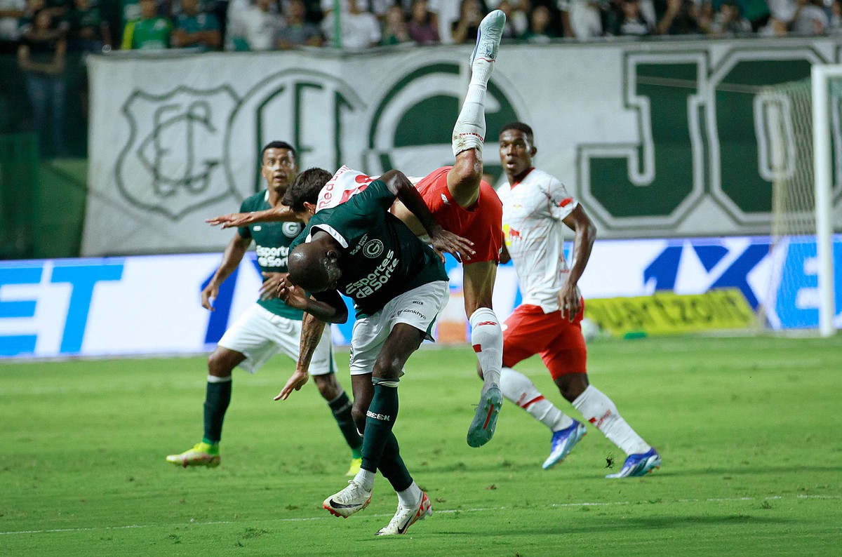 Na luta contra o rebaixamento, Goiás faz duelo direto com o Bahia