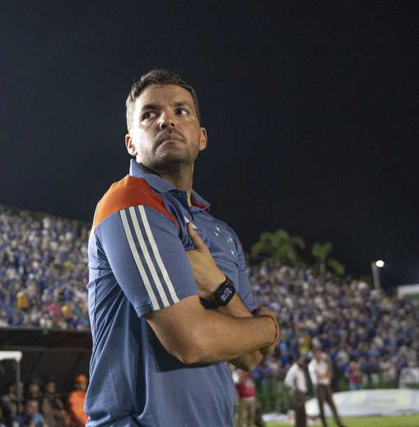 Larcamón destaca controle emocional e vê empate positivo na semifinal do Cruzeiro