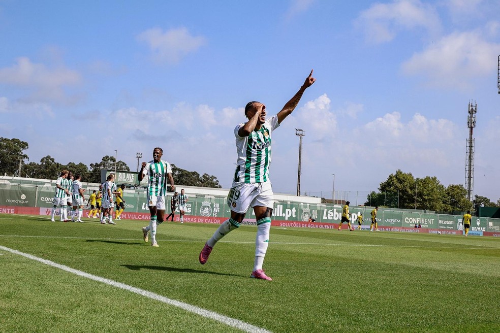 Clayton é um dos artilheiros da Liga Portuguesa com seis gols em oito jogos