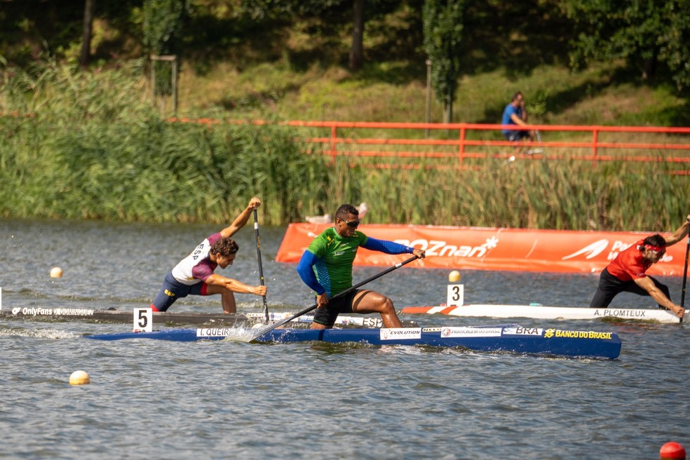 Isaquias Queiroz avança à semifinal dos 1000m e 500m no Mundial de Canoagem — Foto: Fábio Canhete - CBCa