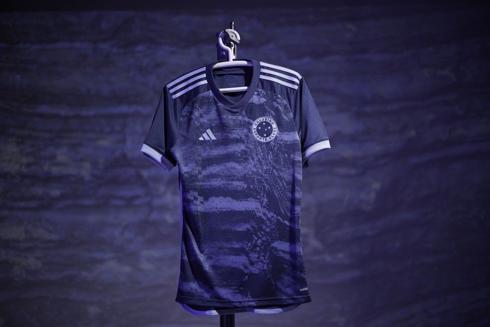 Nova camisa 3 do Cruzeiro — Foto: Divulgação/Adidas