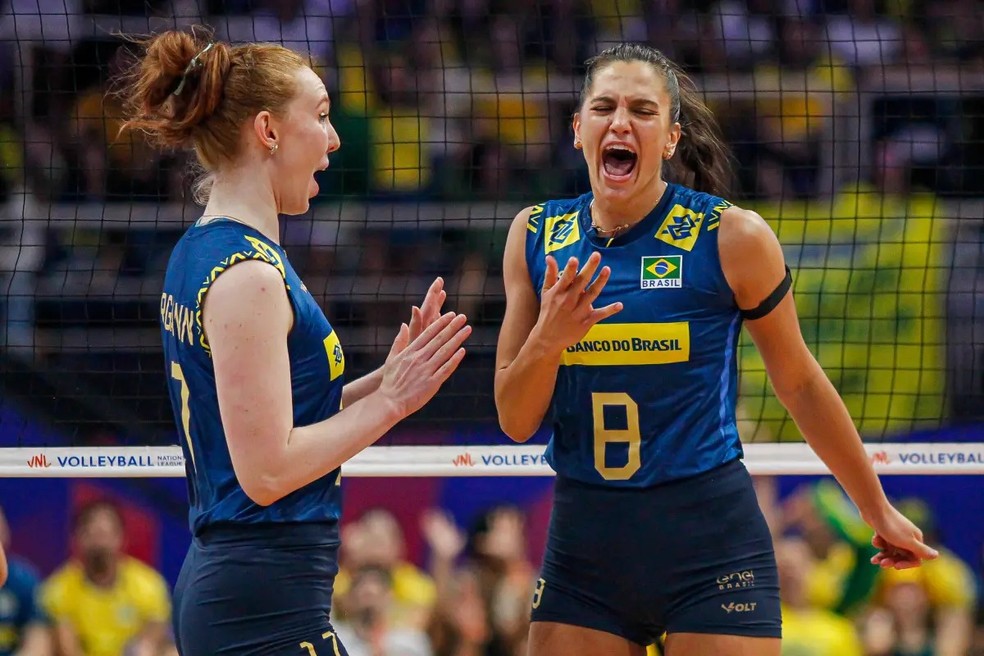 Julia Bergmann e Julia Kudiess vitória Brasil Liga das Nações — Foto: Divulgação/CBV