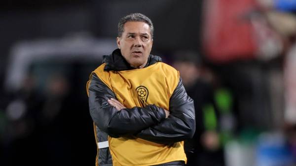 Bastidores: veja por que Luxa demorou a mudar o Corinthians durante pressão do Estudiantes