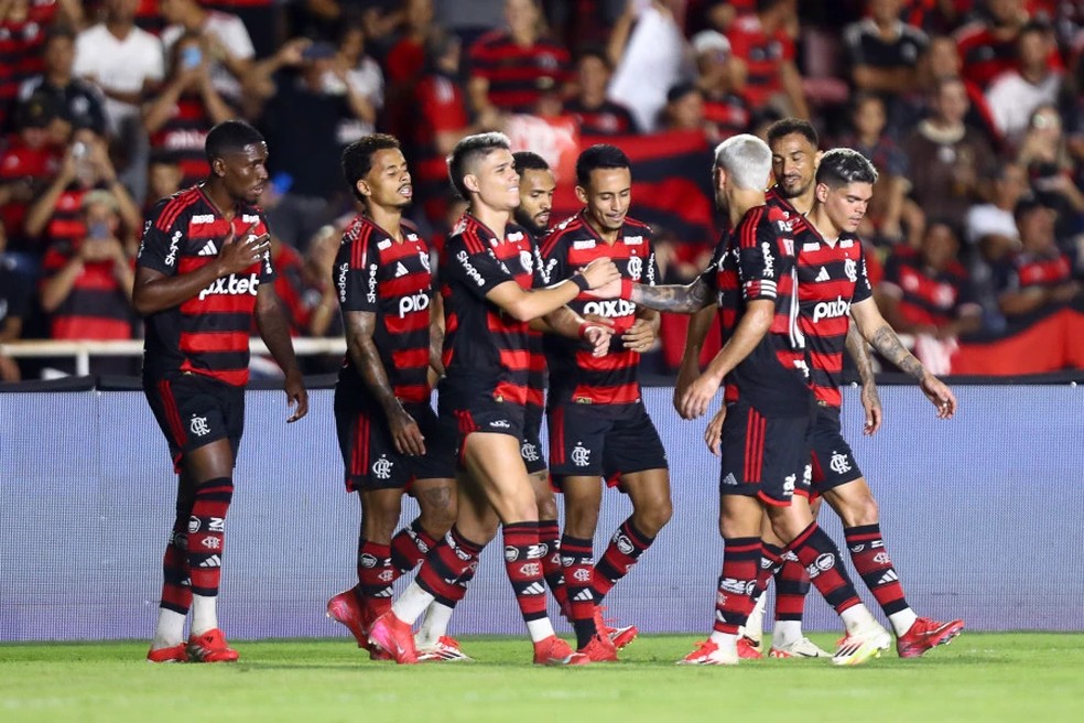 Luiz Araújo e Arrascaeta se destacaram em goleada do Flamengo