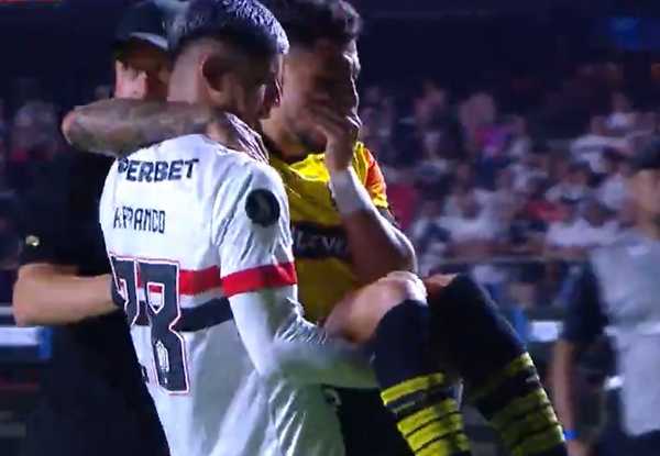 Barcelona-EQU confirma fratura de atacante carregado por Alan Franco, do São Paulo